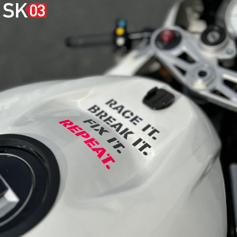 Funsticker mit lustigen Sprüchen für Motorsport-Fans